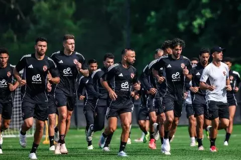 قبل مواجهة بورتو.. مران خفيف للاعبي الأهلي في فندق الإقامة